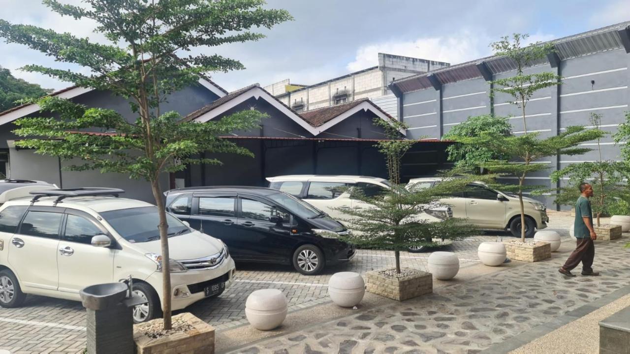 Hotel Kaliu Pacitan Eksteriør billede